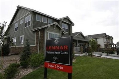 A Lennar housing development is seen in Broomfield, Colorado June 26, 2007. REUTERS/Rick Wilking
