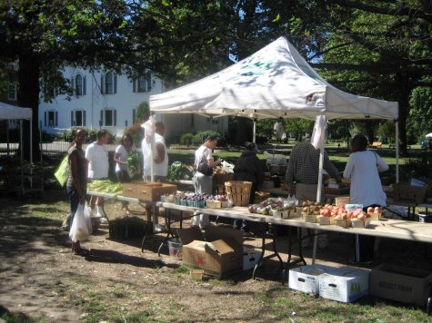 West Haven’s farmers’ market takes place on West Haven’s green, located at the corner of Campbell Avenue and Main Street.
