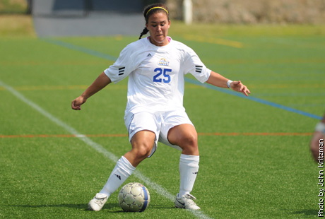 UNH Womens Soccer team beats Dominican Chargers, 5-1