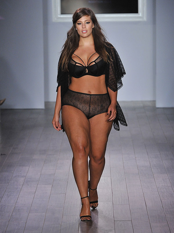 AG Lingerie “Black Orchid” Collection showcases plus-sized fashion (Photo obtained via New York Fashion Week live website)