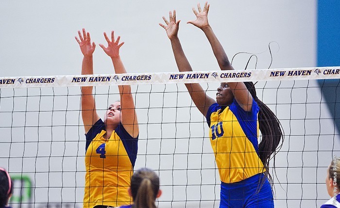 Womens Volleyball Sweeps the Queens College Knights