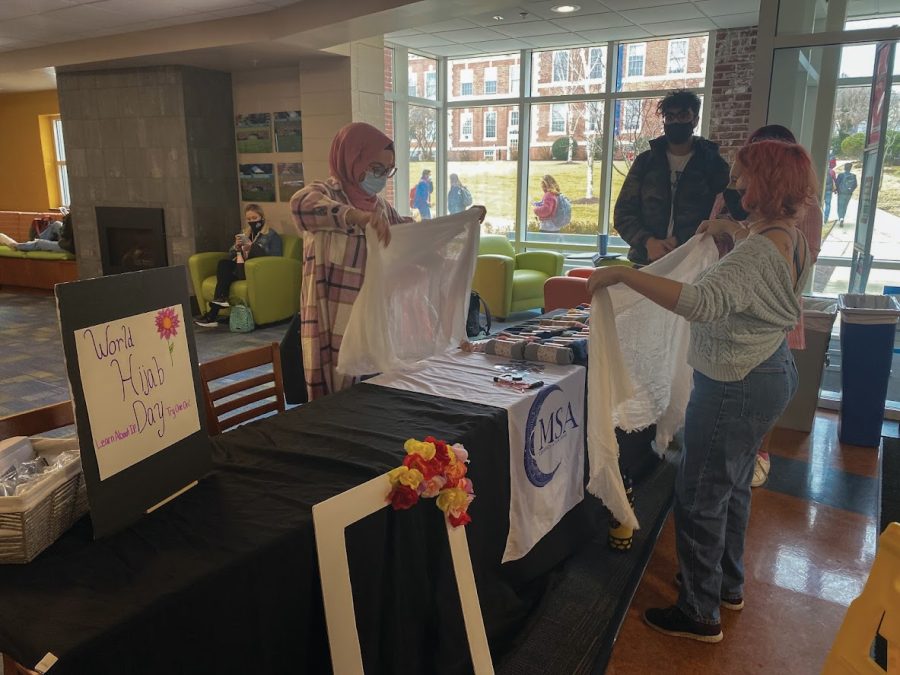 Students+participate+in+the+World+Hijab+Day+tabling+event+in+Bartels+Hall%2C+West+Haven%2C+Feb.+12%2C+2022.+