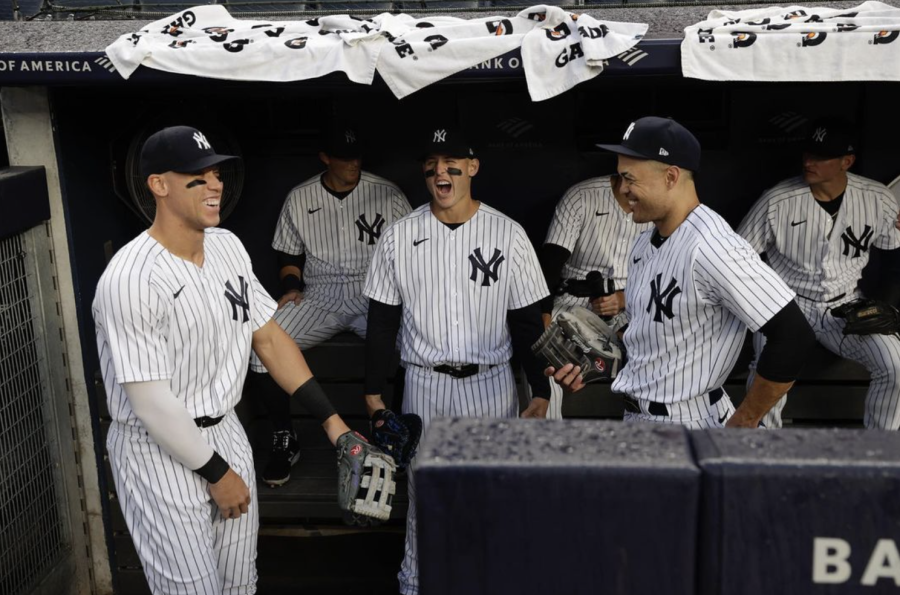 Aaron Judge (Left) talks with other players on the Yankees, New York, April 26.