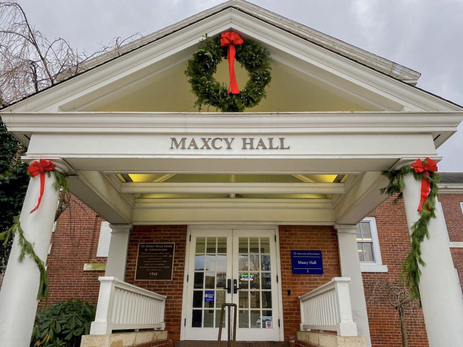The+front+of+Maxcy+Hall+decorated+for+the+holidays%2C+West+Haven%2C+Dec.+1%2C+2022.