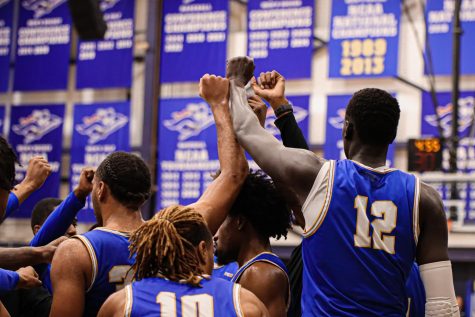 Men’s basketball advances to Northeast-10 championship with 59-42 win over SNHU