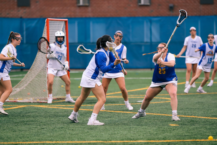 Lacrosse+dominates+in+17-7+non-conference+win+over+Mercy