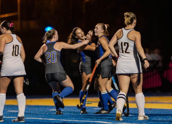 Chargers celebrate #4 Abby Nixon’s goal against Pace University