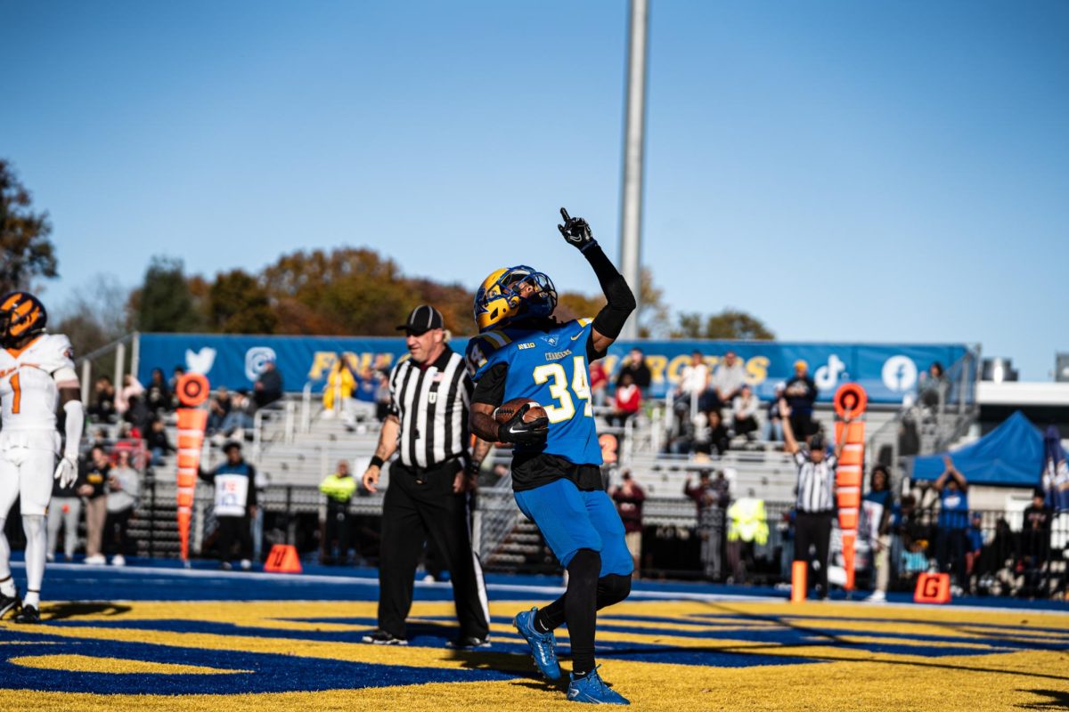 #34 Jalen Smith on the field of DellaCamera Stadium