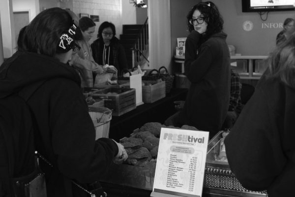 Students at a Campus Pantry event on campus. 