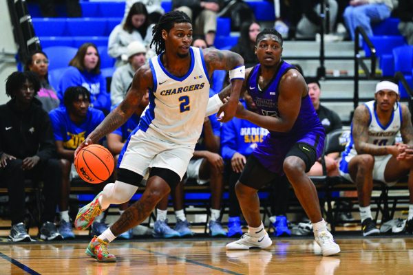 Tristian Jeffries dribbling the ball.