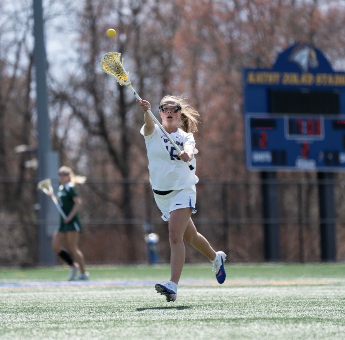 Karina O’Donnell passing the ball. 
